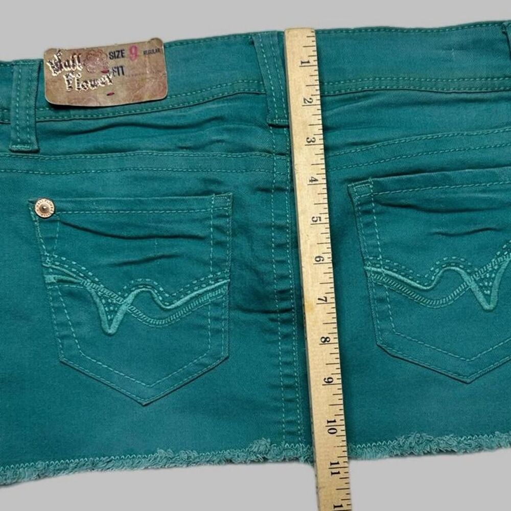 Wallflower Women's Green and Blue Skirt - Picture 3 of 4